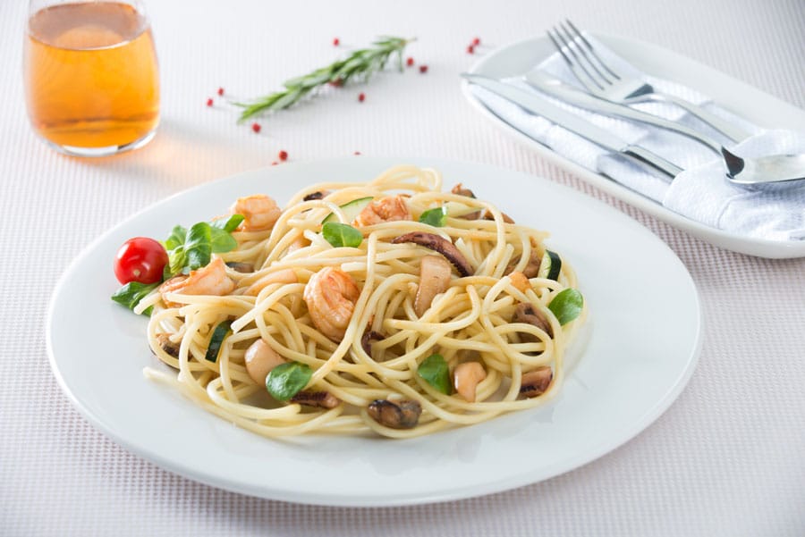 Spaghetti alla rosinella-Spaghetti with prawns, squid & mussels
